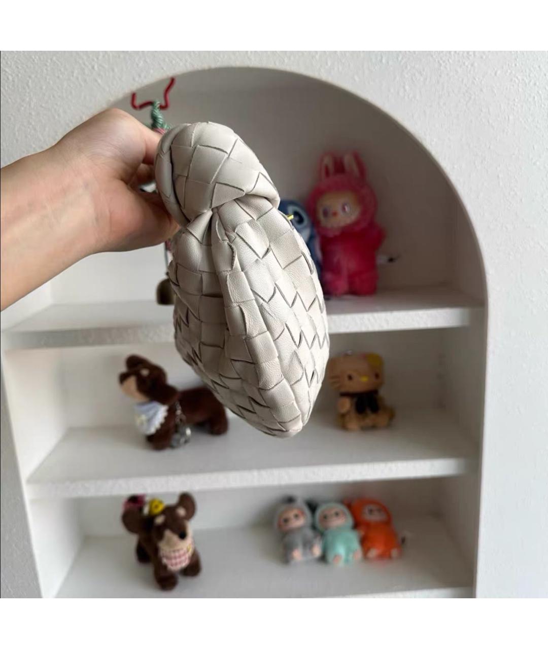 BOTTEGA VENETA Белая кожаная сумка с короткими ручками, фото 3