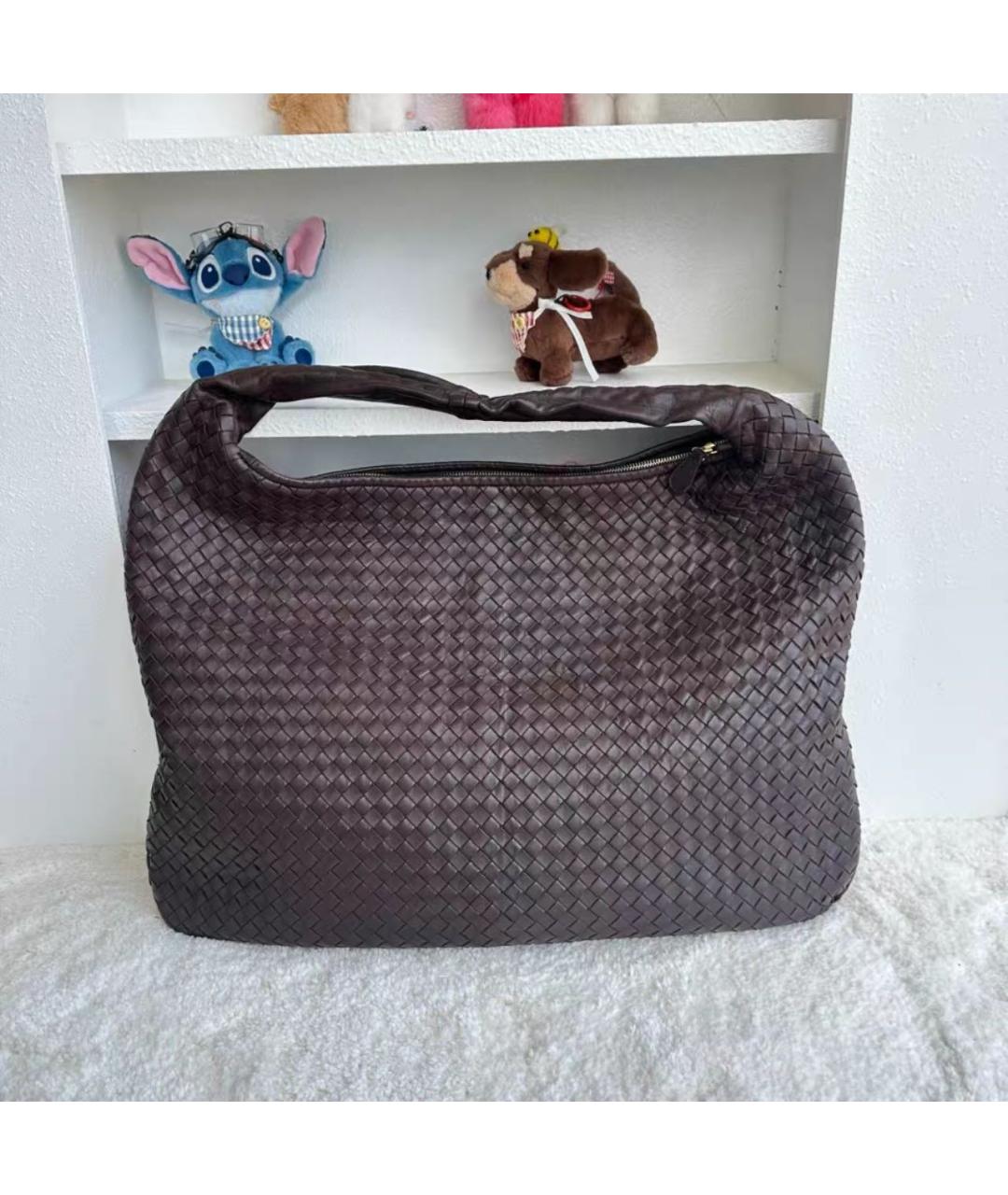 BOTTEGA VENETA Коричневая сумка с короткими ручками из лакированной кожи, фото 7