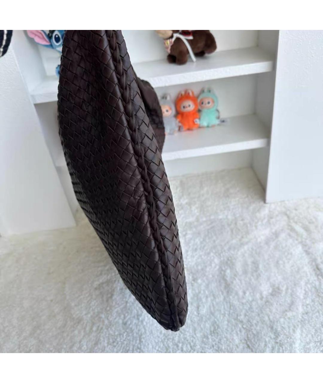 BOTTEGA VENETA Коричневая сумка с короткими ручками из лакированной кожи, фото 3