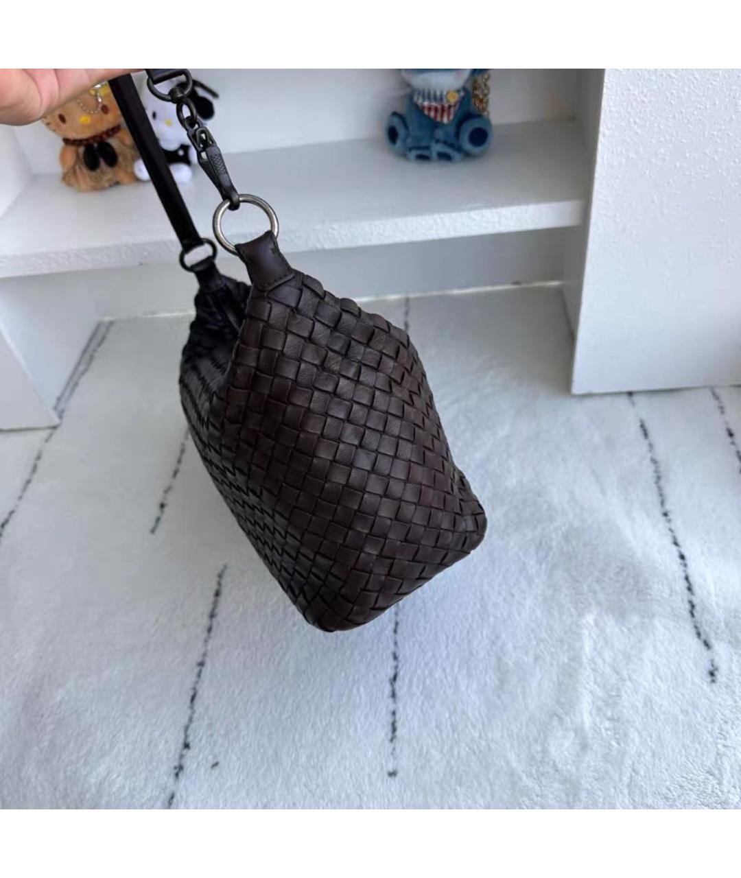 BOTTEGA VENETA Коричневая кожаная сумка с короткими ручками, фото 3