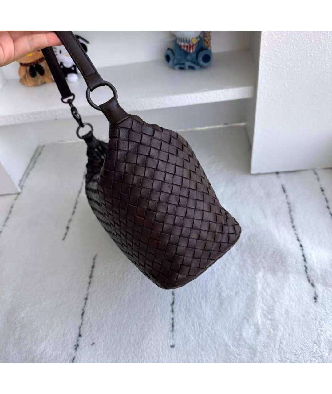 BOTTEGA VENETA Коричневая кожаная сумка с короткими ручками, фото 4