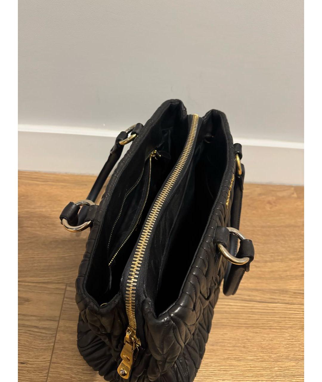MIU MIU Черная кожаная сумка с короткими ручками, фото 4