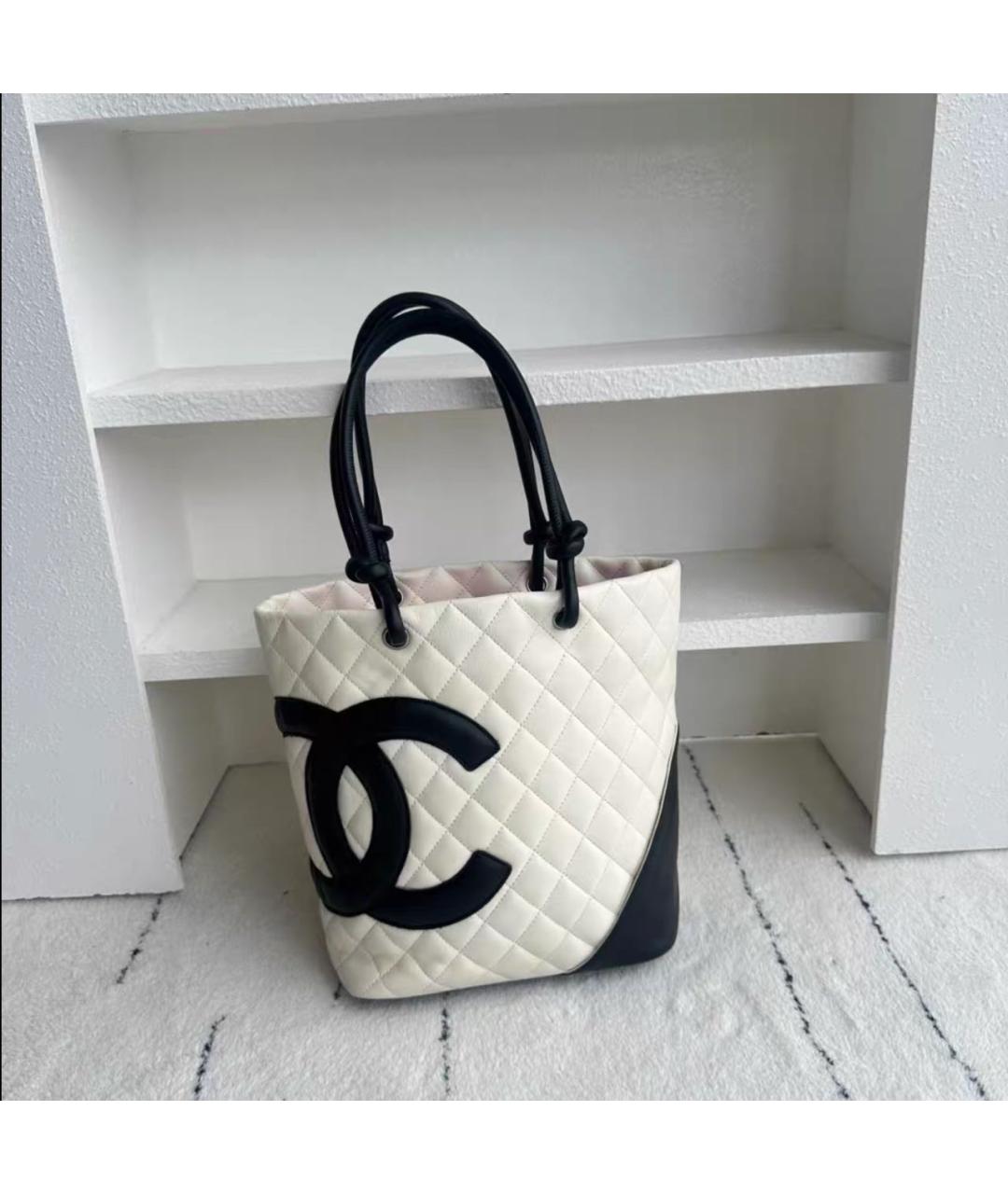 CHANEL Белая кожаная сумка с короткими ручками, фото 3