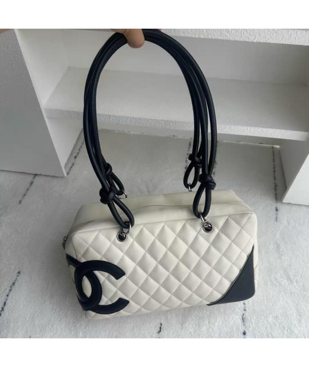CHANEL Белая кожаная сумка с короткими ручками, фото 6