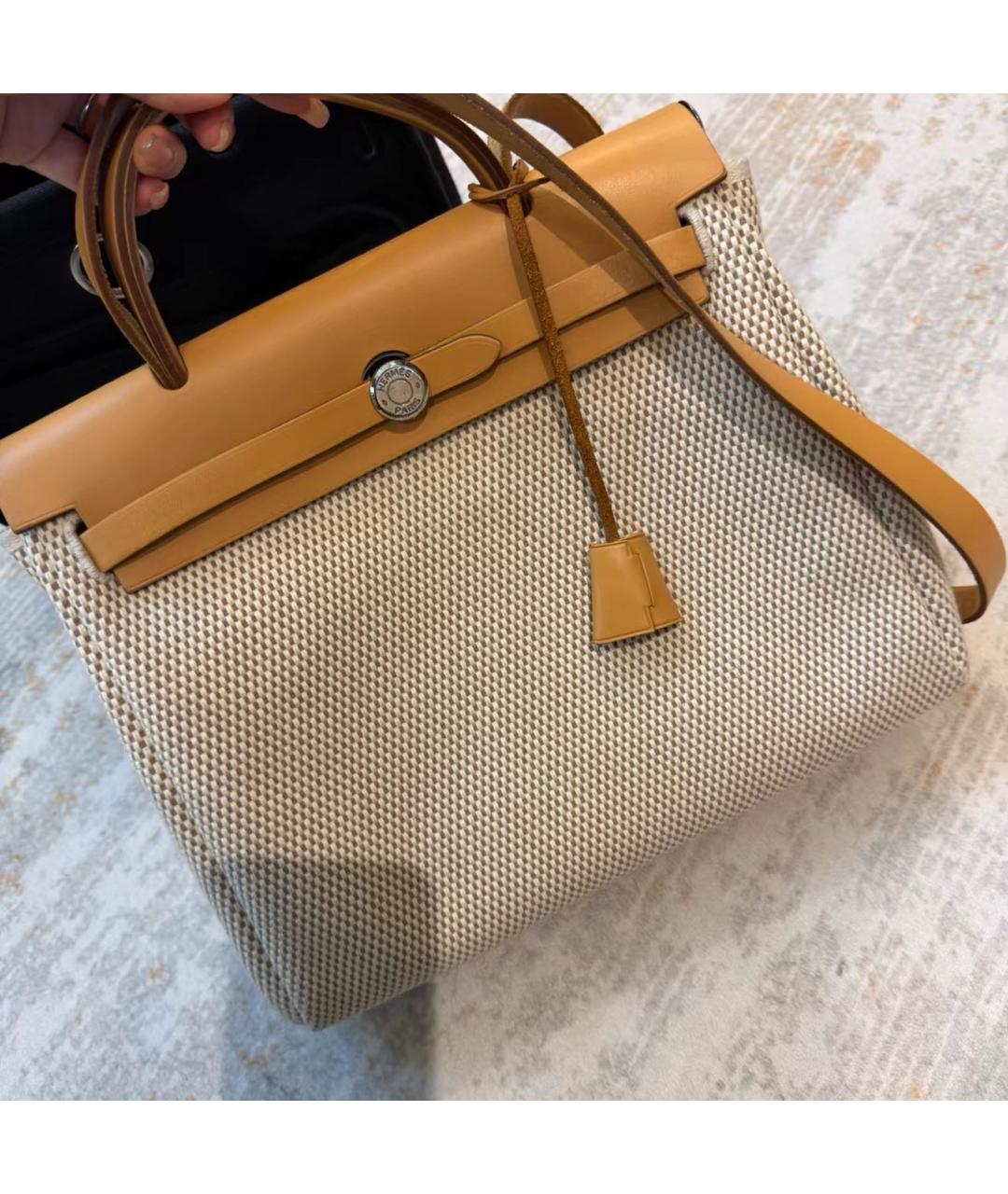 HERMES Бежевая кожаная сумка с короткими ручками, фото 2