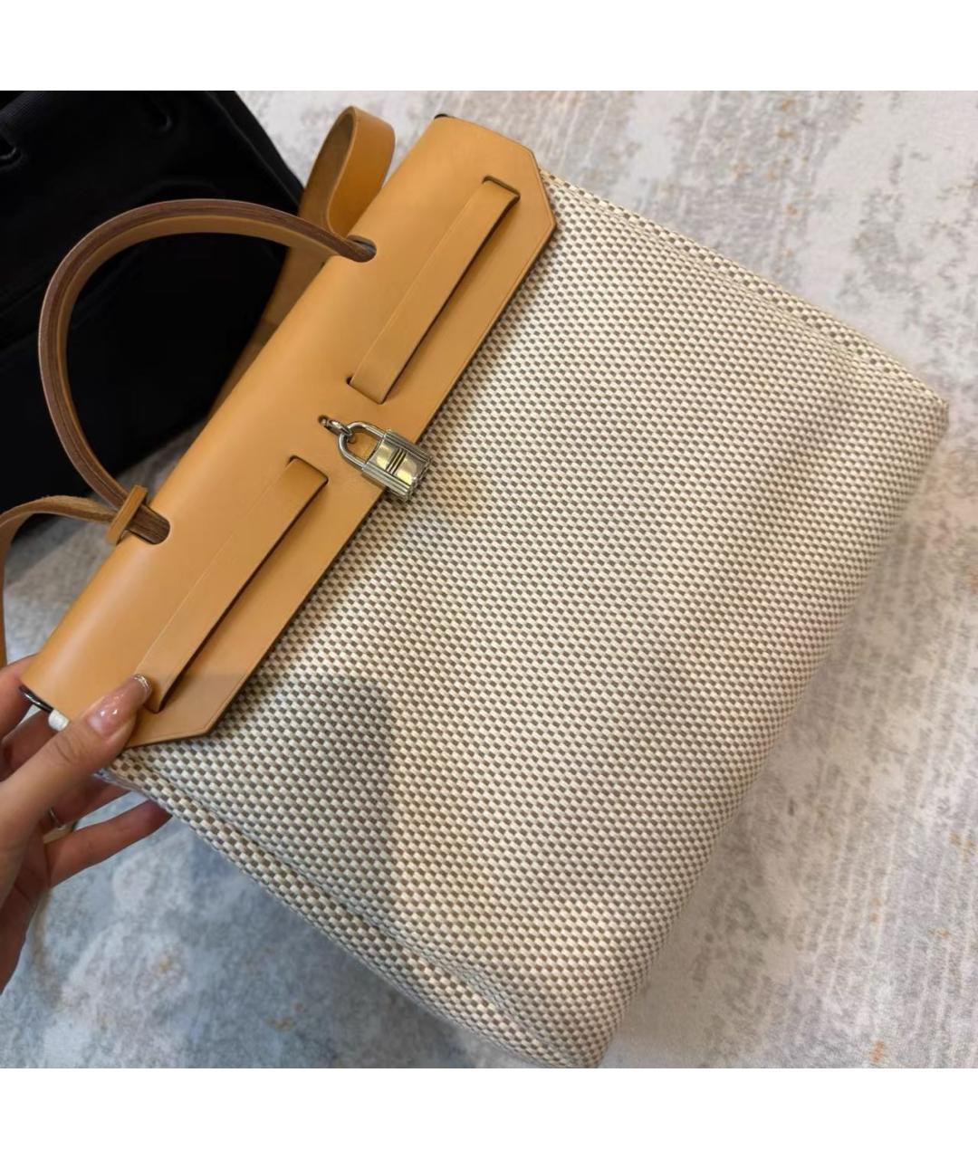 HERMES Бежевая кожаная сумка с короткими ручками, фото 4