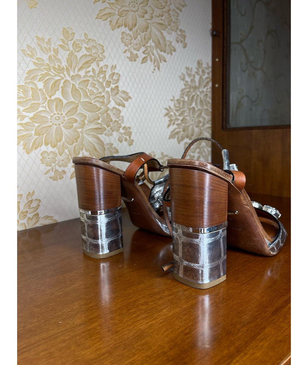 ROBERTO CAVALLI Серебряные кожаные босоножки, фото 3