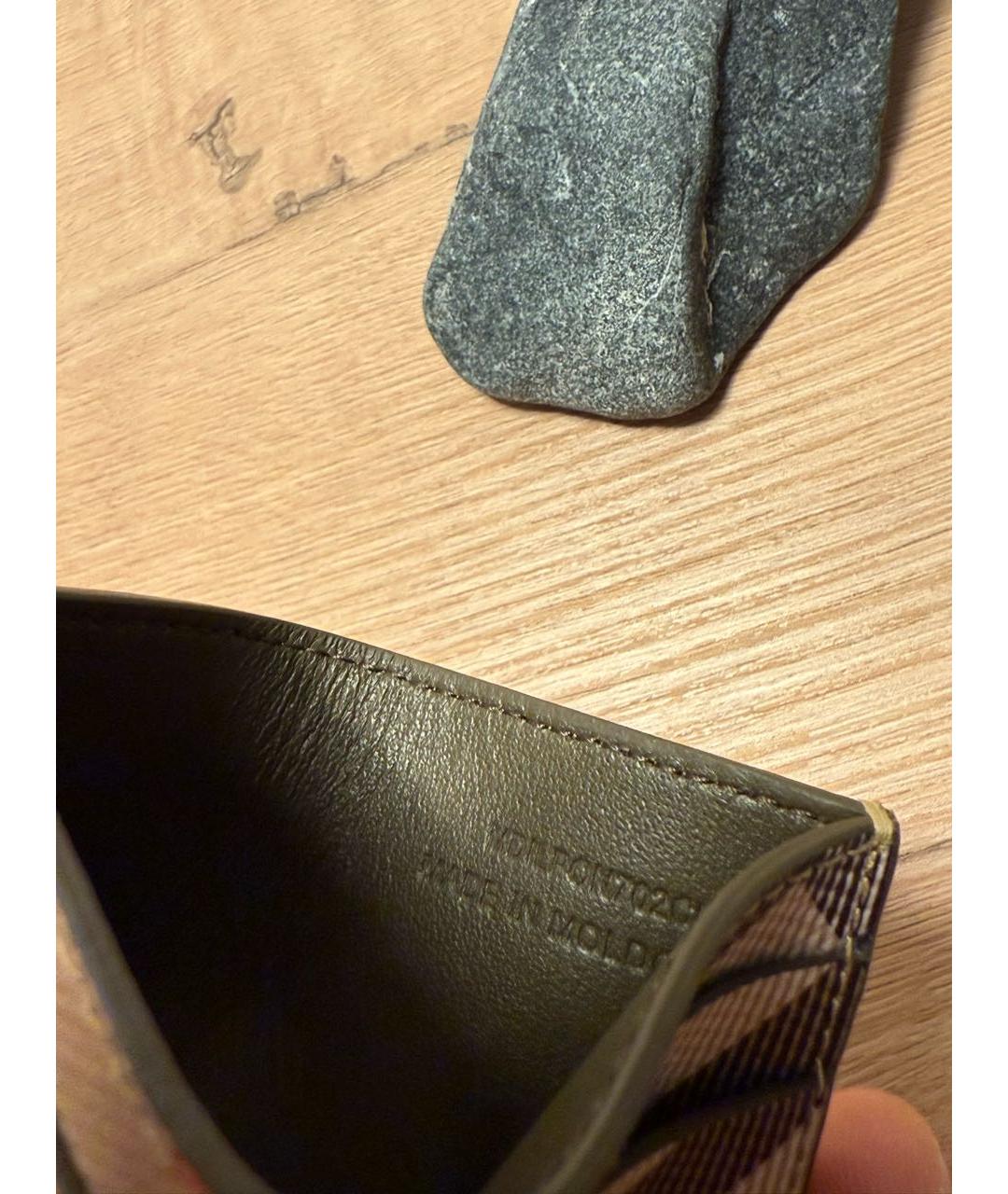 BURBERRY Бежевый кожаный кардхолдер, фото 3