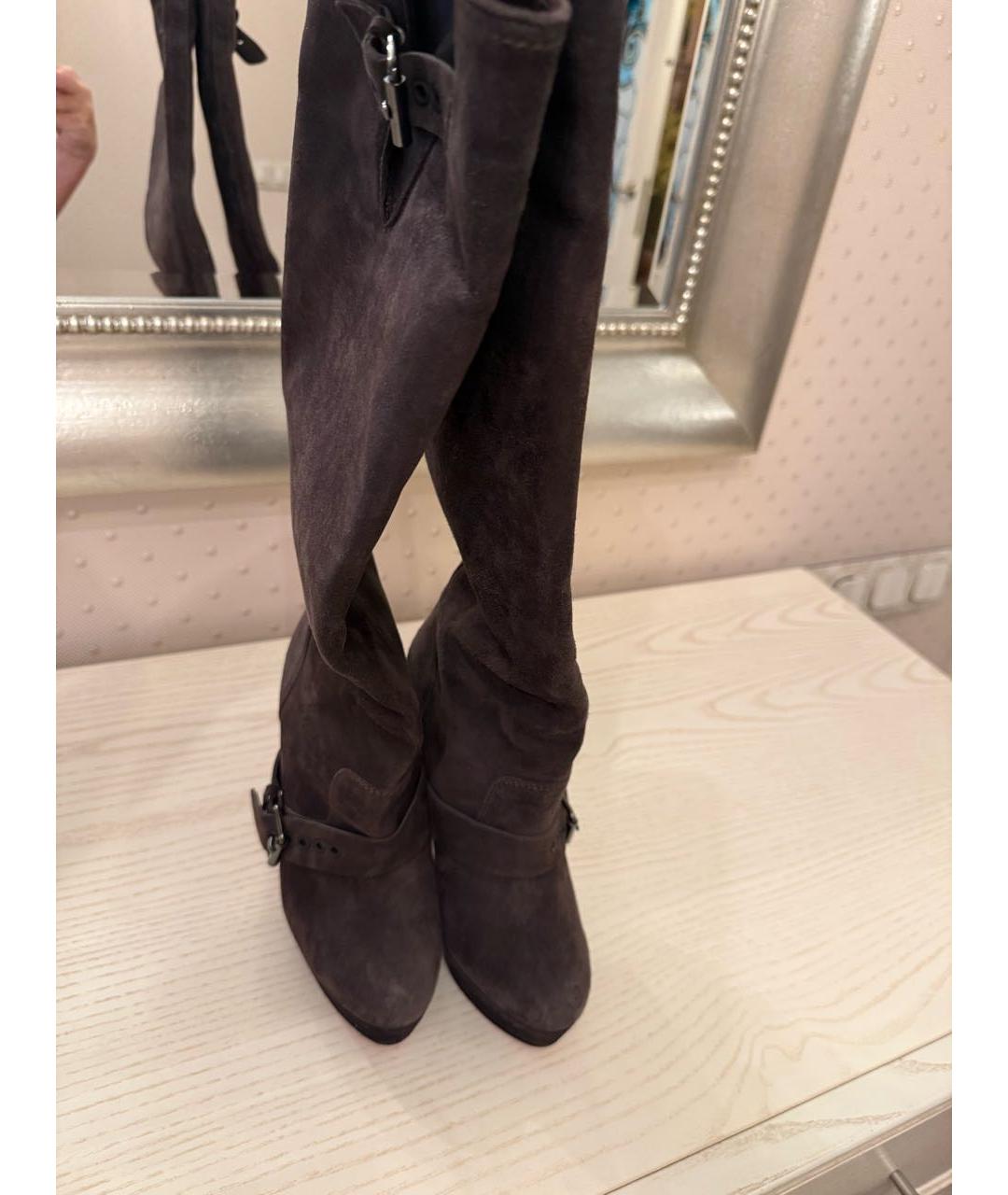 CHRISTIAN LOUBOUTIN Коричневые замшевые сапоги, фото 3