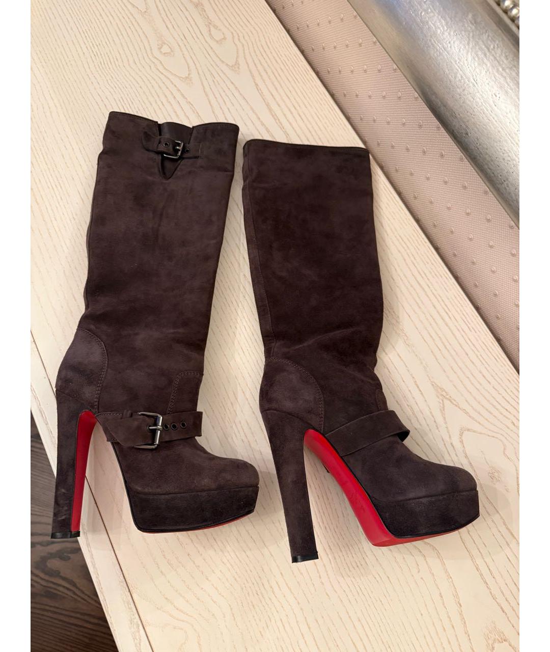 CHRISTIAN LOUBOUTIN Коричневые замшевые сапоги, фото 9