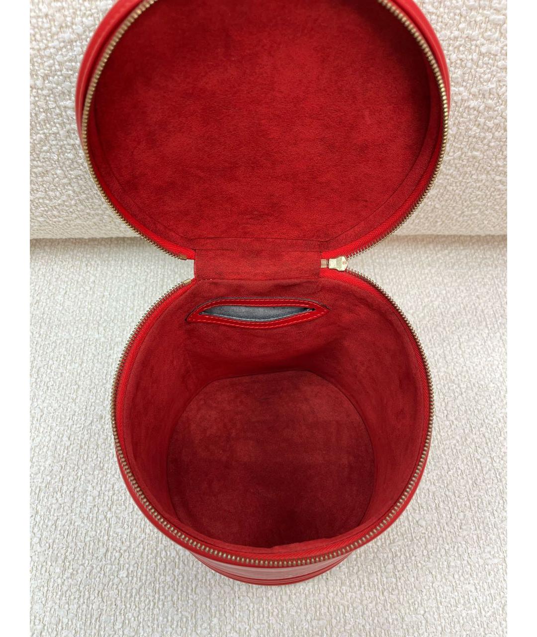 LOUIS VUITTON Красная кожаная сумка с короткими ручками, фото 4