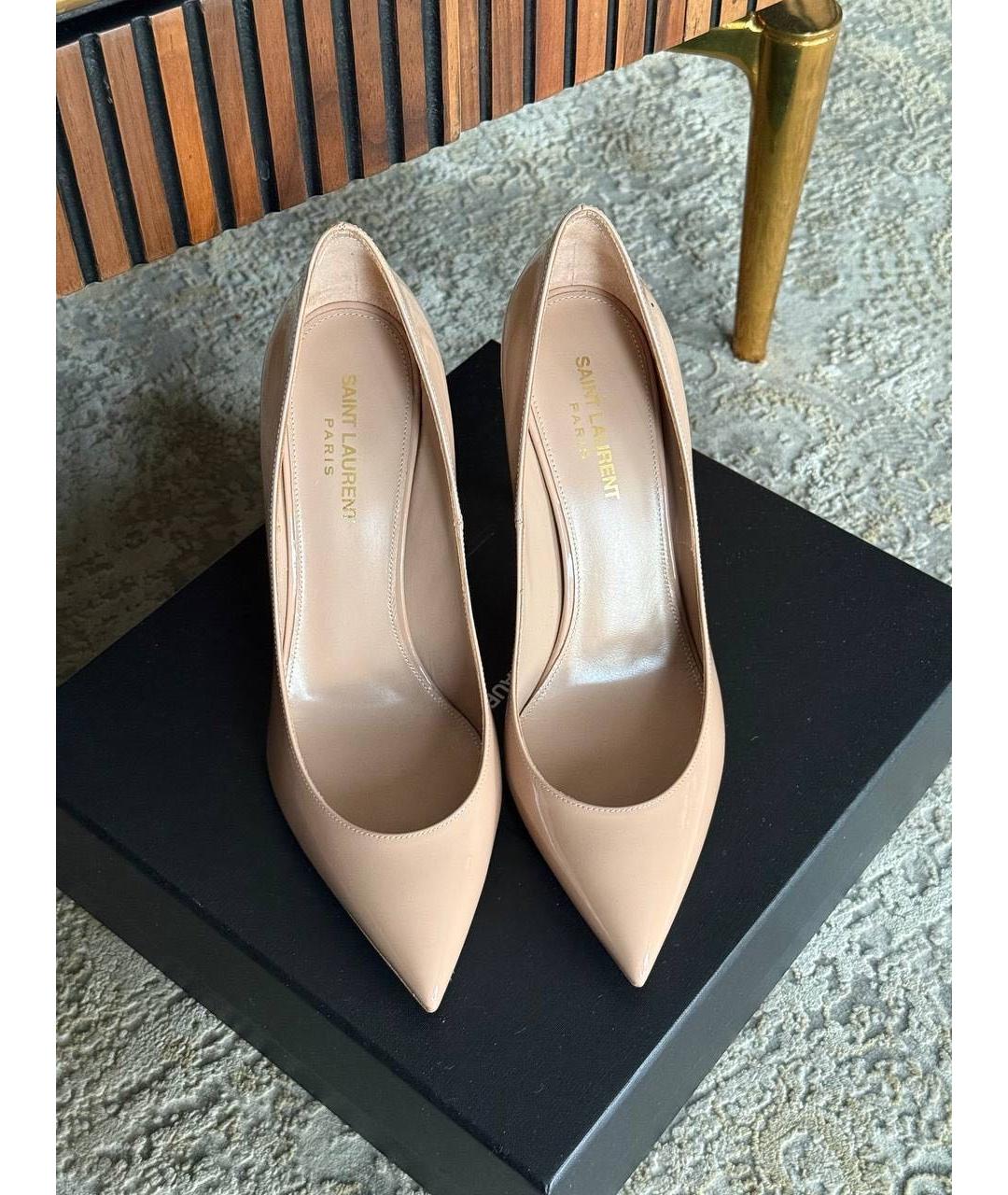 SAINT LAURENT Бежевые туфли из лакированной кожи, фото 5