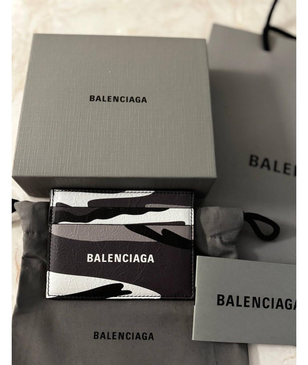 BALENCIAGA Серый кардхолдер из лакированной кожи, фото 3