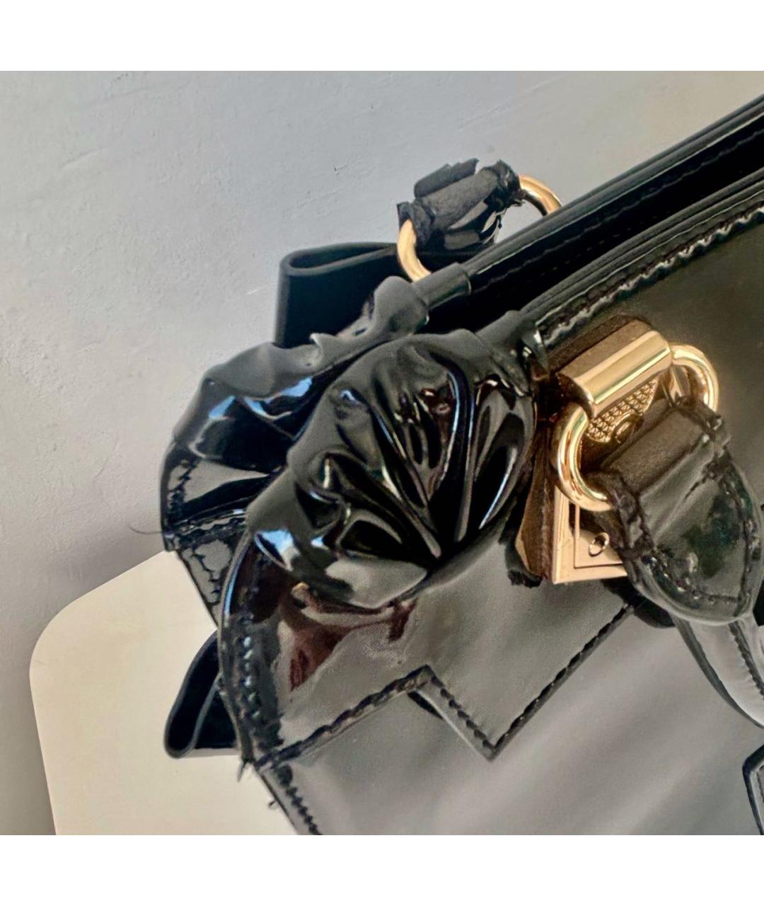 VALENTINO Черная сумка с короткими ручками из лакированной кожи, фото 7