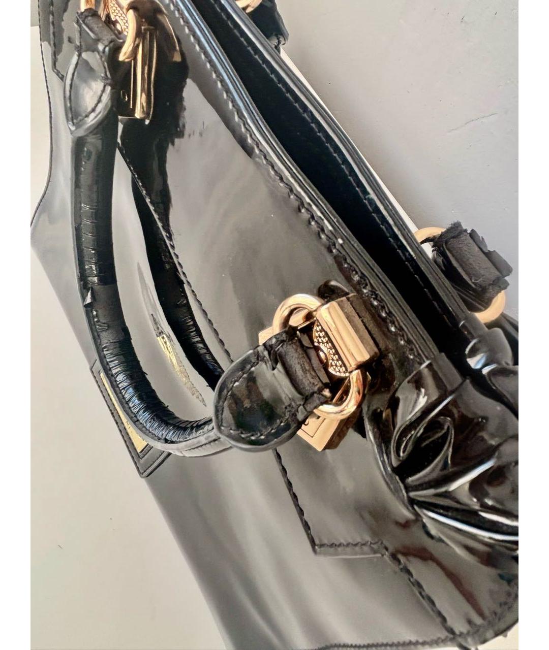 VALENTINO Черная сумка с короткими ручками из лакированной кожи, фото 4