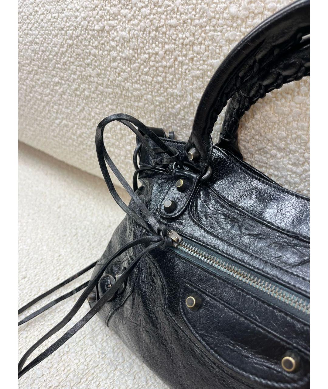 BALENCIAGA Черная сумка через плечо из лакированной кожи, фото 6