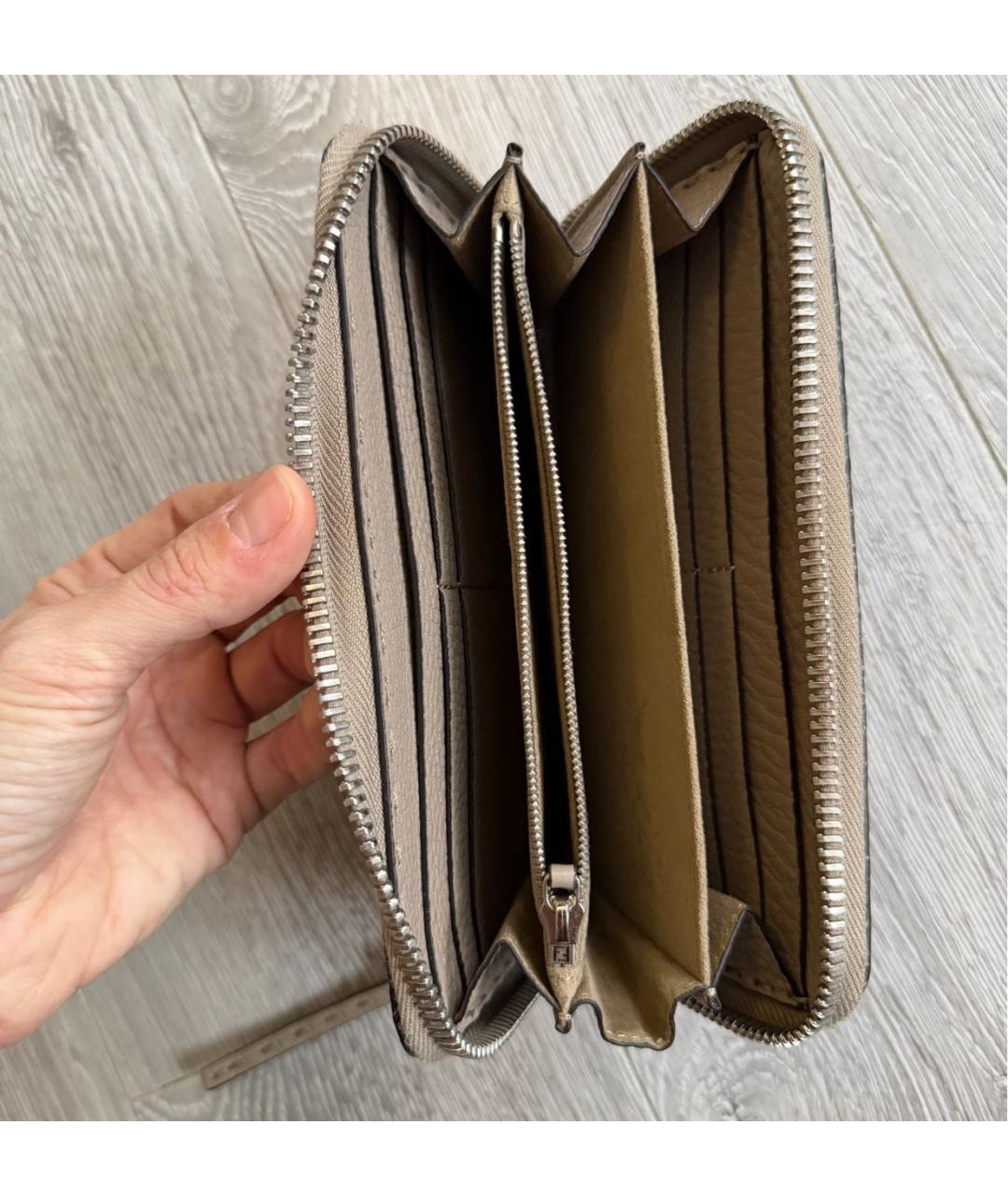 FENDI Бежевый кожаный кошелек, фото 2