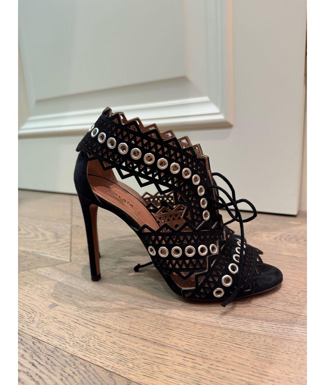 ALAIA Черные замшевые босоножки, фото 5