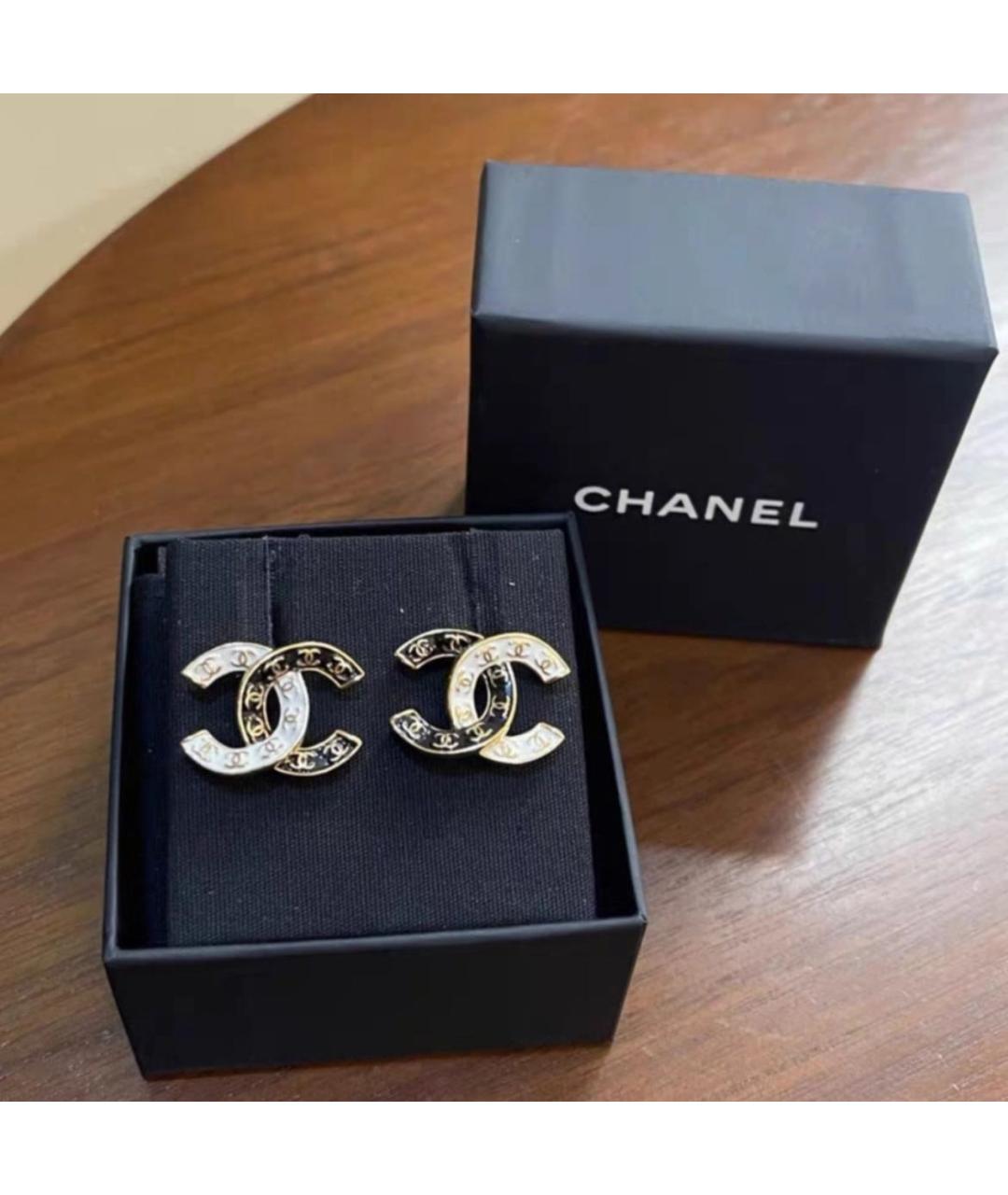 CHANEL Белые металлические серьги, фото 2