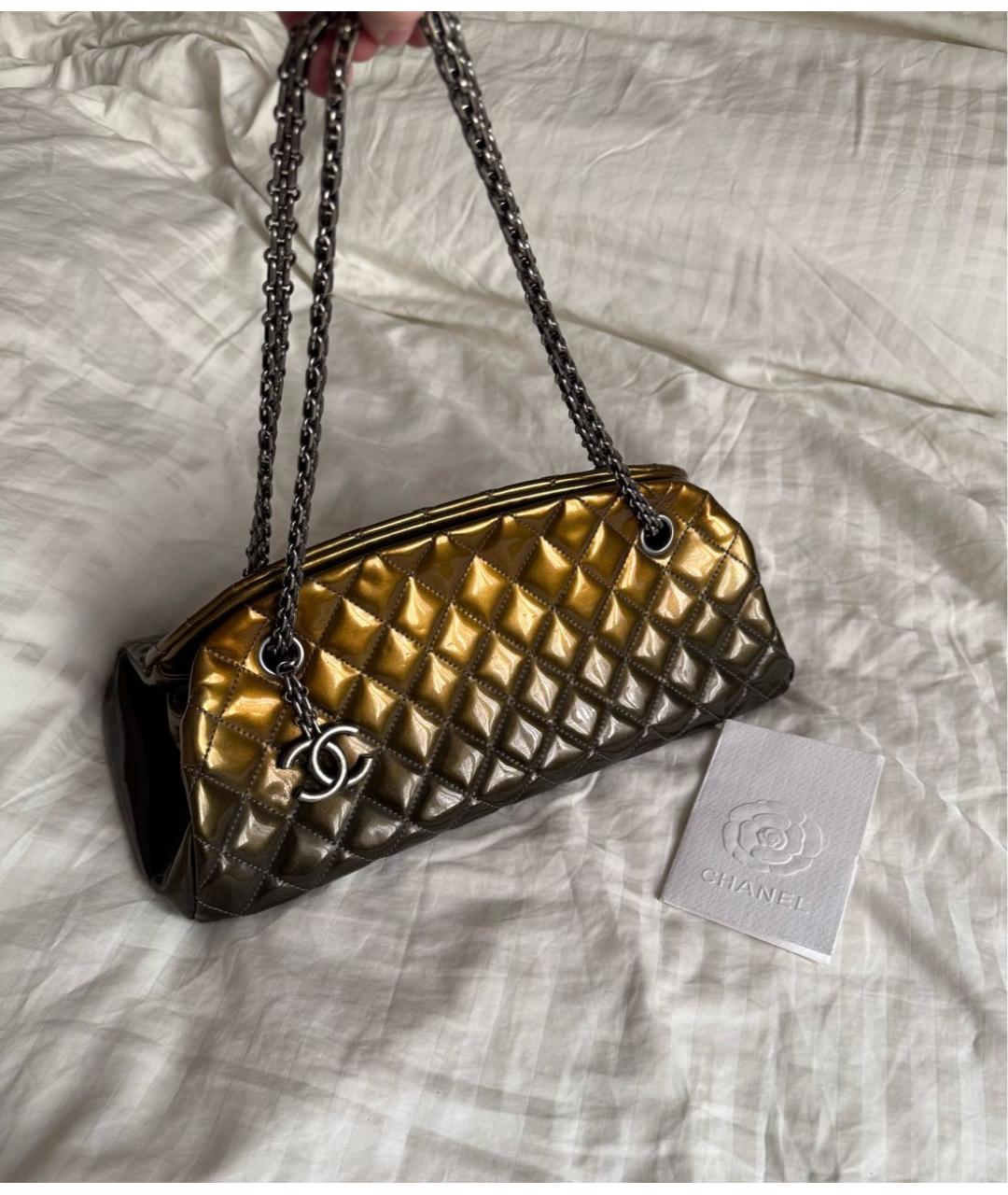 CHANEL Мульти сумка с короткими ручками из лакированной кожи, фото 6