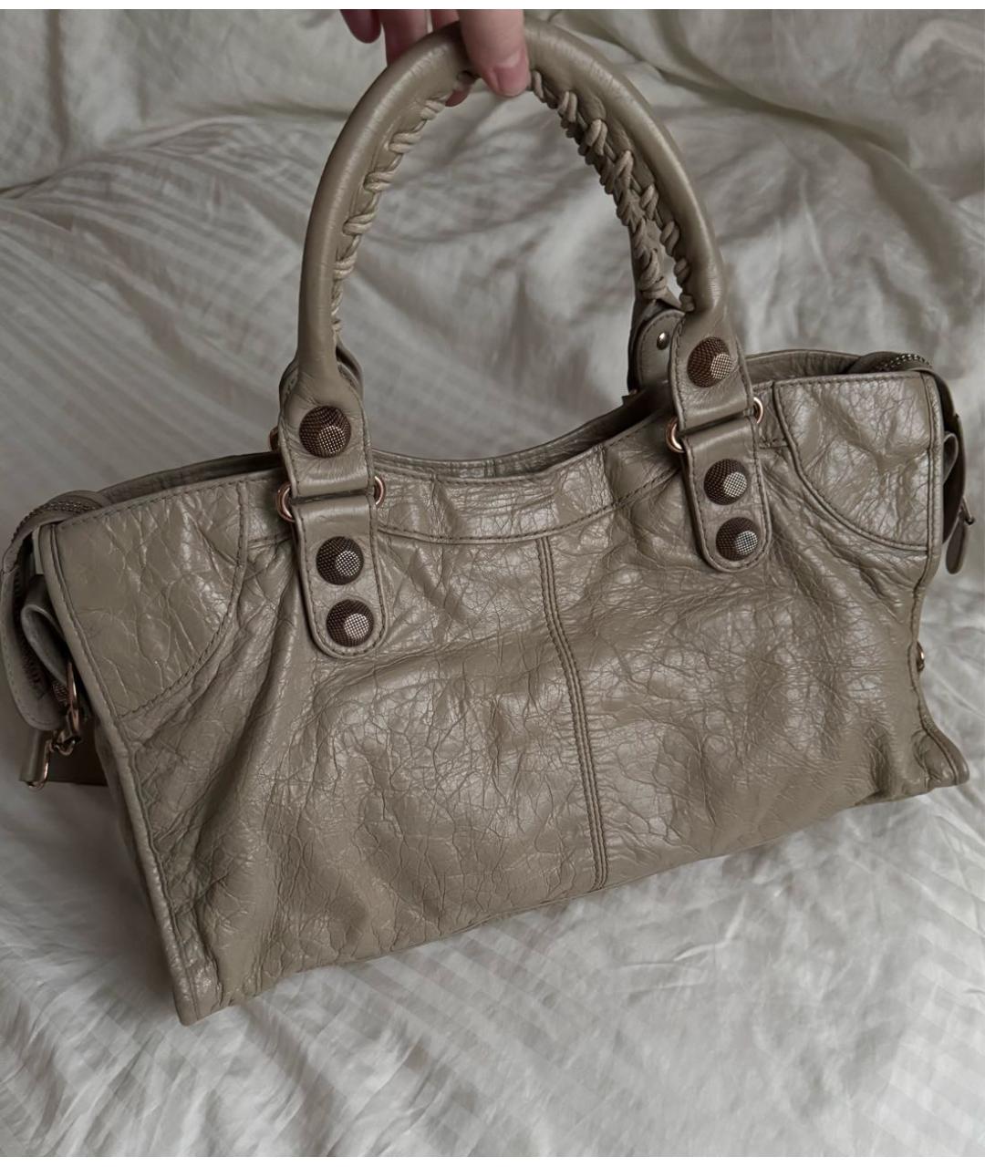 BALENCIAGA Бежевая кожаная сумка с короткими ручками, фото 2