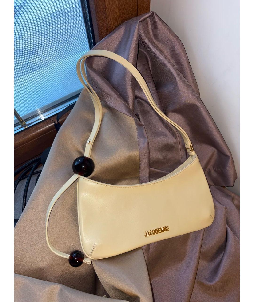 JACQUEMUS Бежевая кожаная сумка с короткими ручками, фото 6
