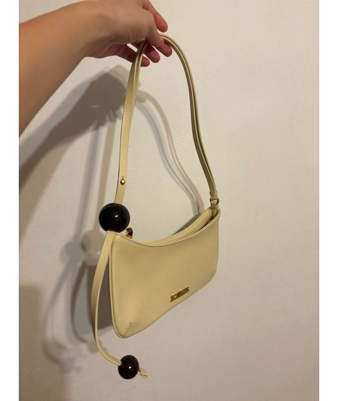 JACQUEMUS Бежевая кожаная сумка с короткими ручками, фото 2