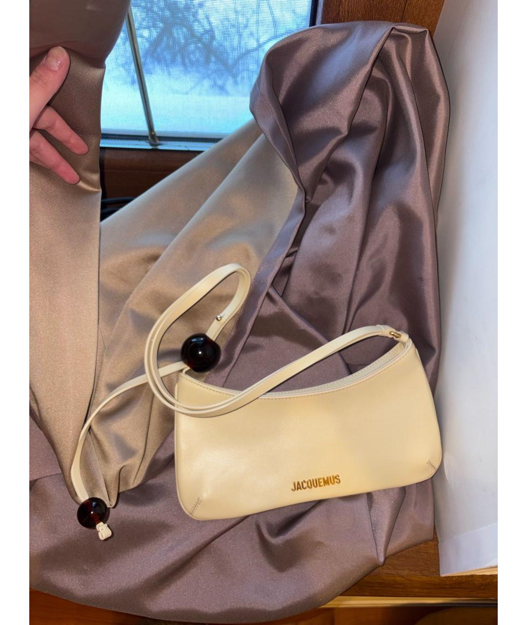 JACQUEMUS Бежевая кожаная сумка с короткими ручками, фото 5