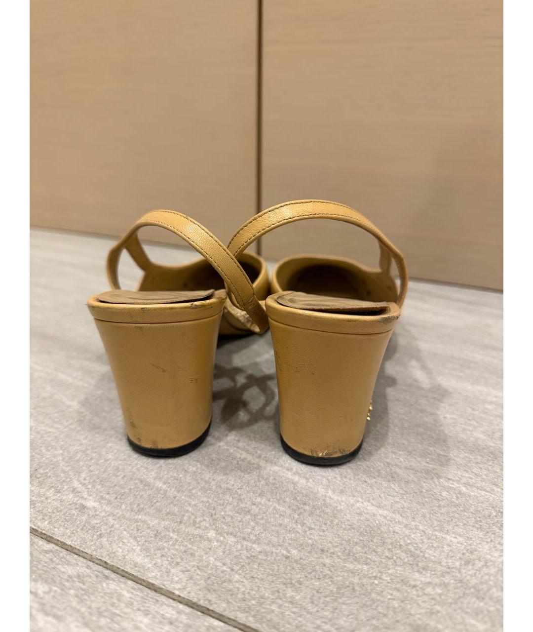 CHANEL Бежевые кожаные босоножки, фото 3