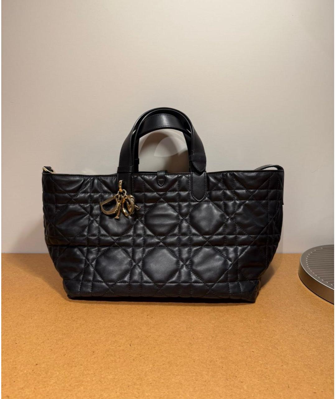 CHRISTIAN DIOR Черная кожаная сумка с короткими ручками, фото 2