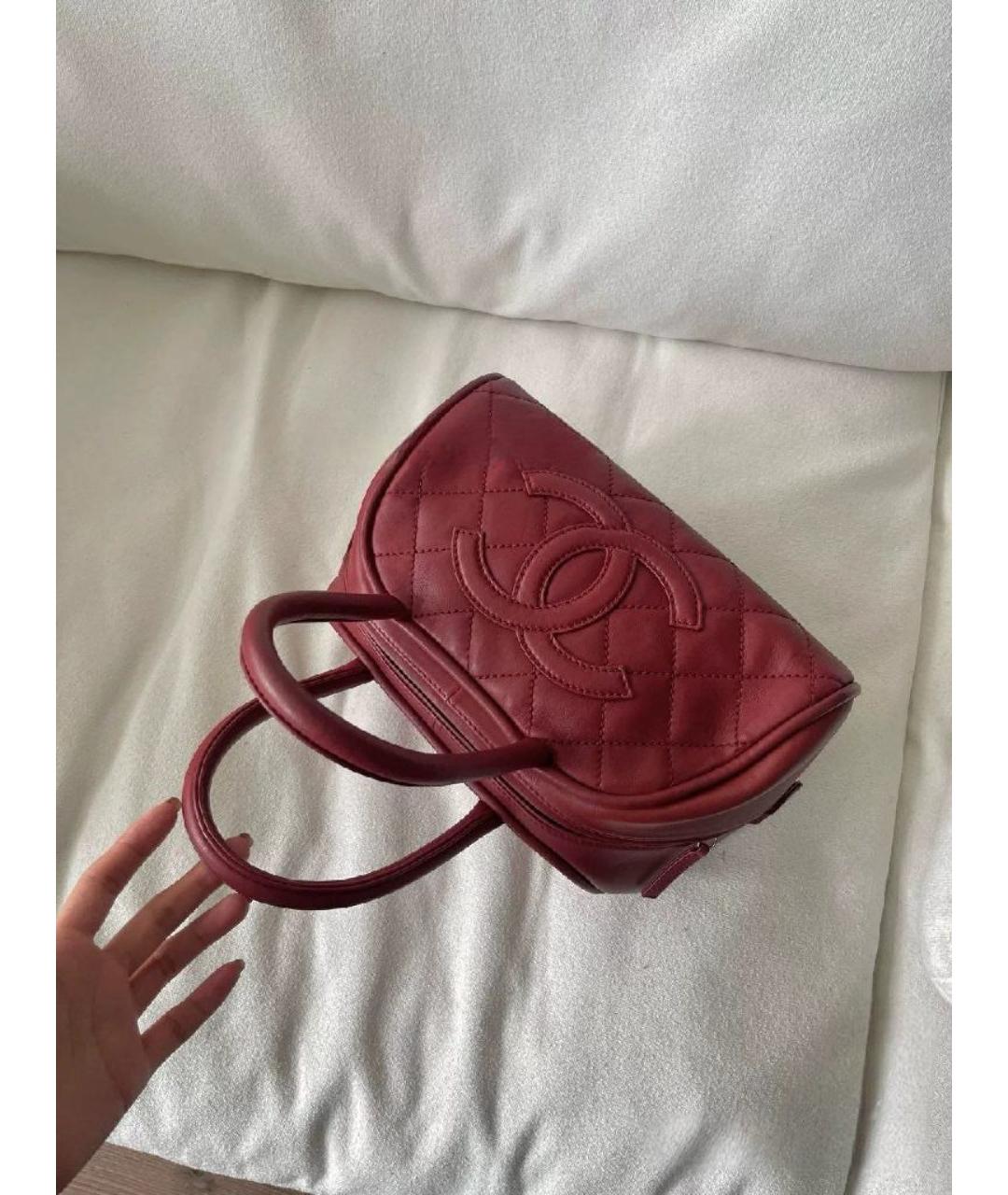 CHANEL Красная кожаная сумка с короткими ручками, фото 2