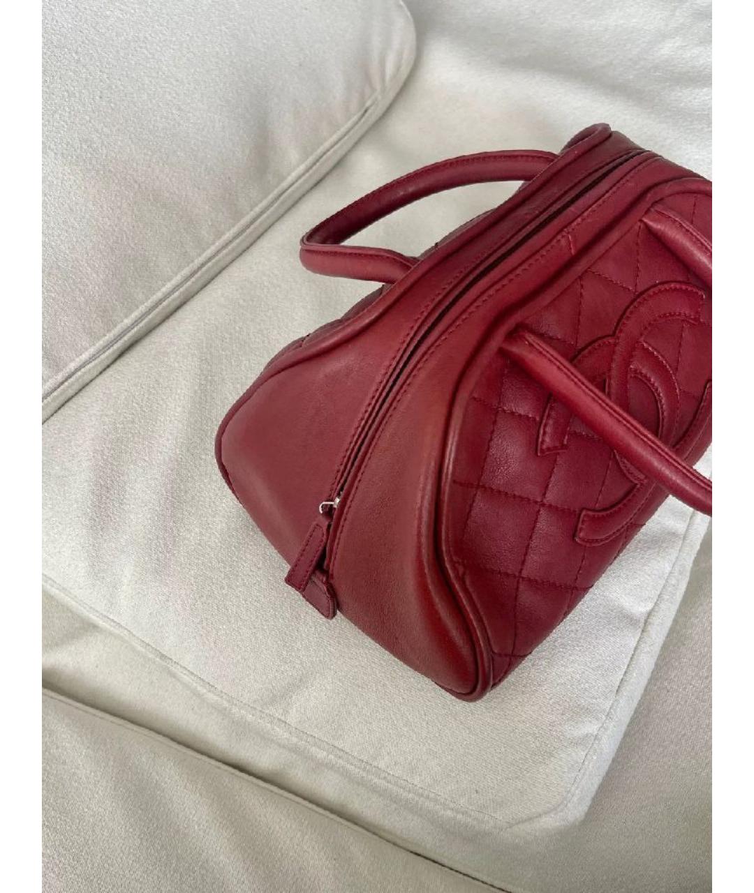 CHANEL Красная кожаная сумка с короткими ручками, фото 6