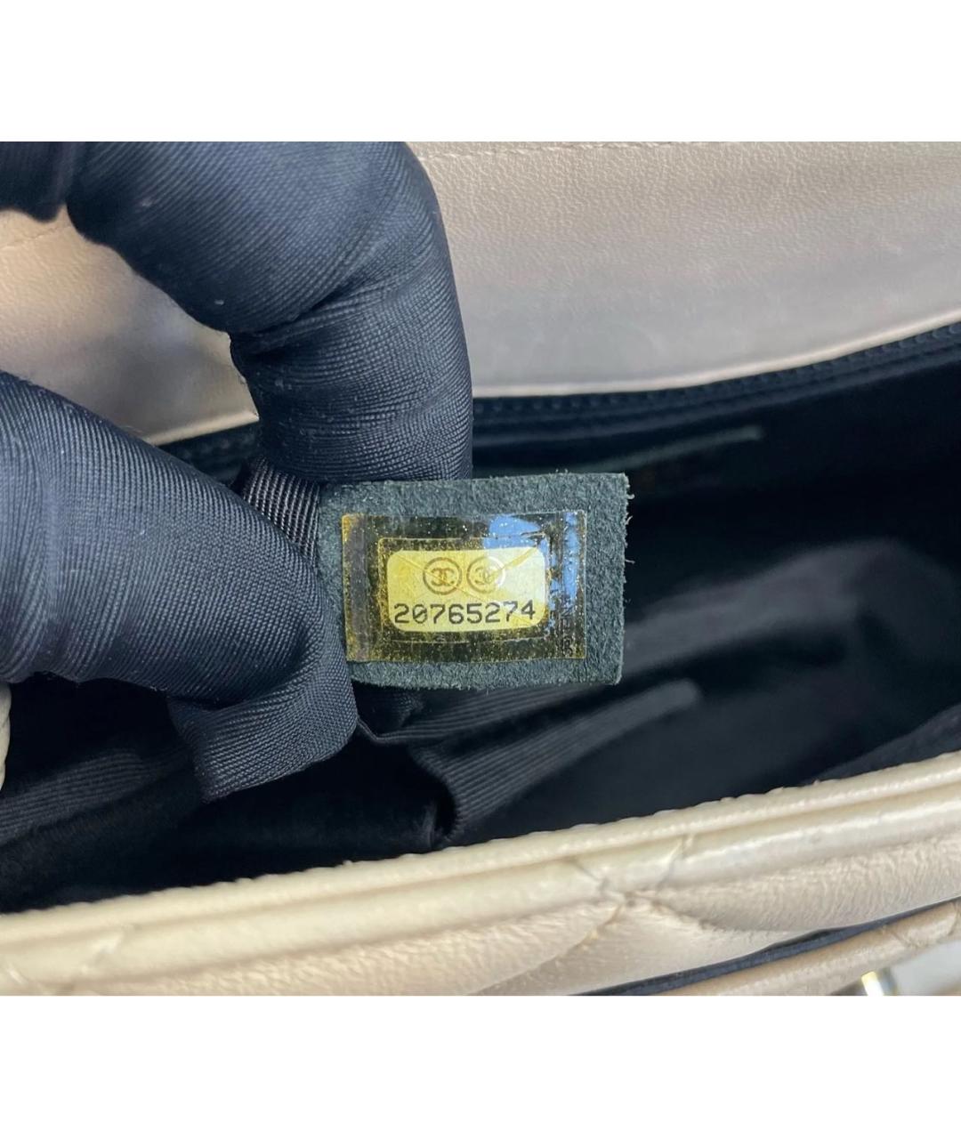 CHANEL Бежевая кожаная сумка с короткими ручками, фото 6