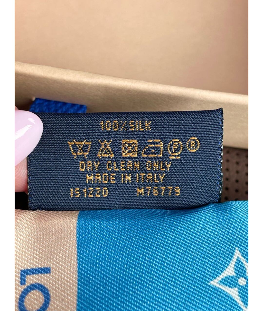 LOUIS VUITTON Голубой шелковый шарф, фото 6