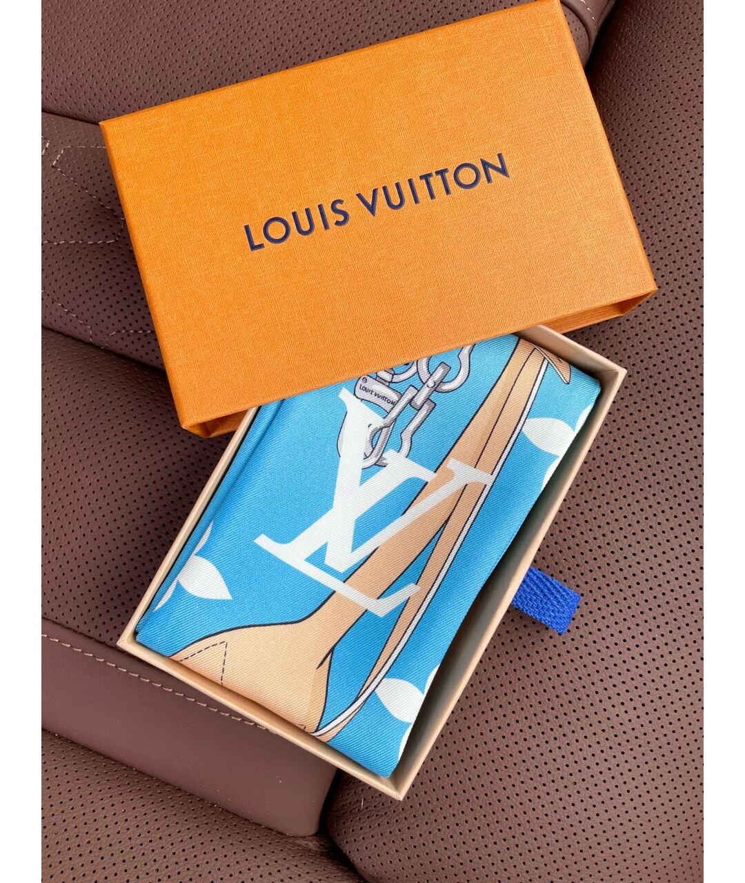 LOUIS VUITTON Голубой шелковый шарф, фото 7