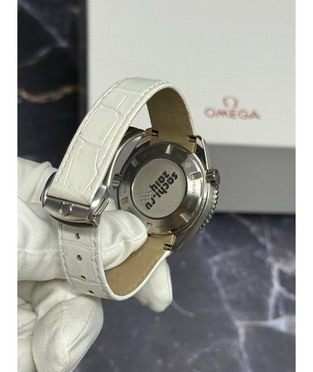 OMEGA Белые металлические часы, фото 3