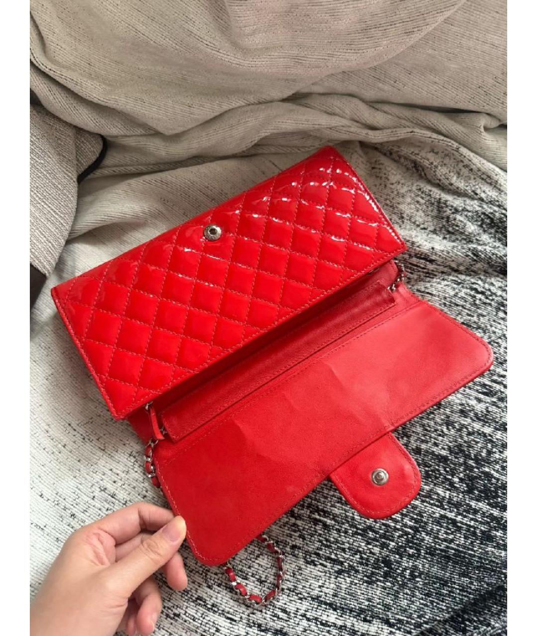 CHANEL Красная кожаная сумка через плечо, фото 2