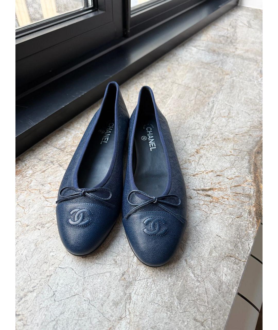 CHANEL Темно-синие кожаные балетки, фото 2