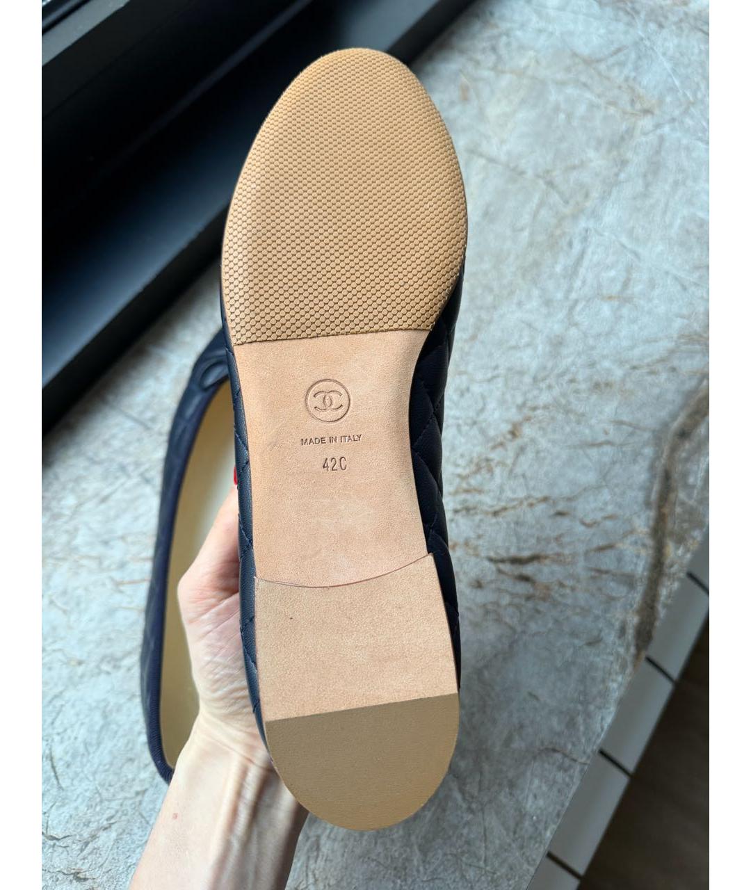 CHANEL Темно-синие кожаные балетки, фото 5