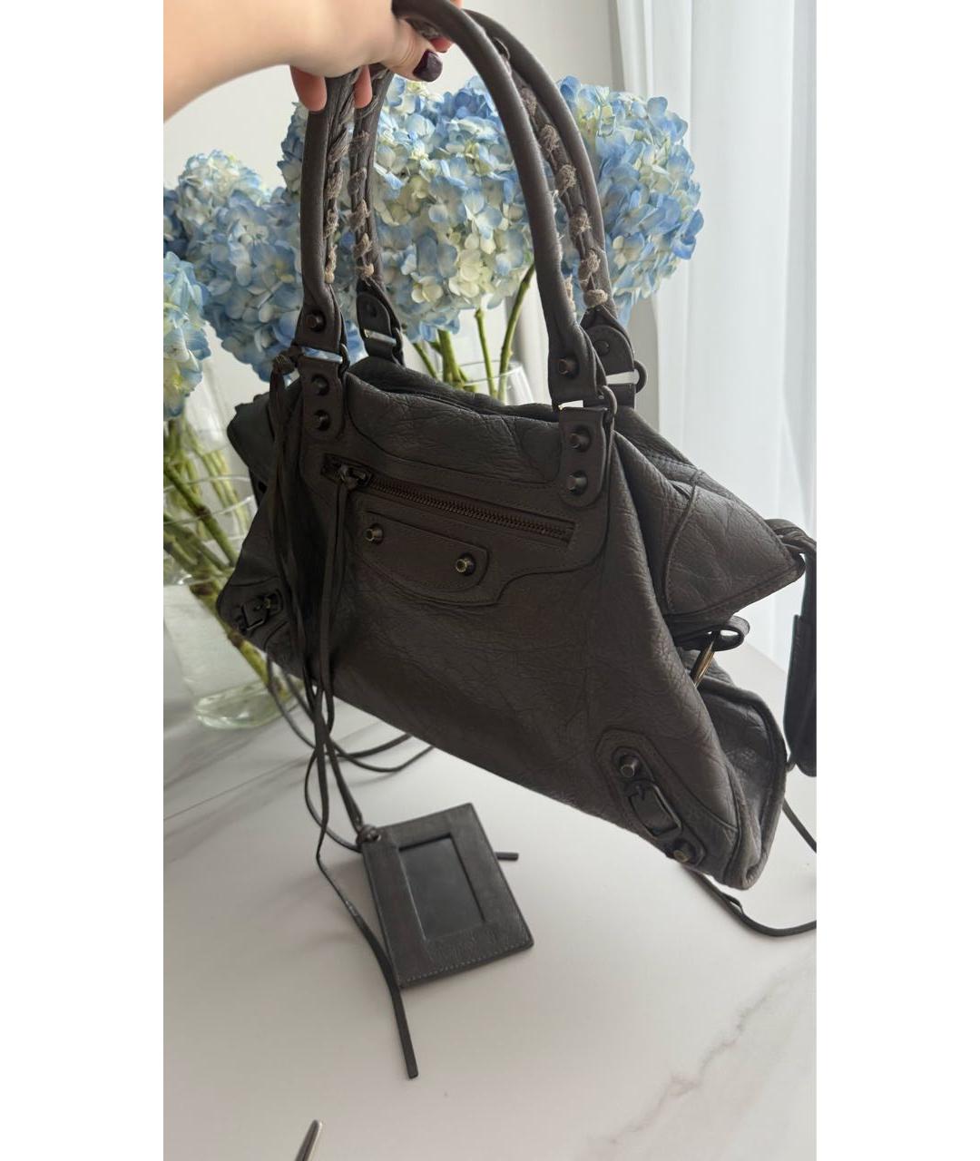 BALENCIAGA Серая кожаная сумка с короткими ручками, фото 2