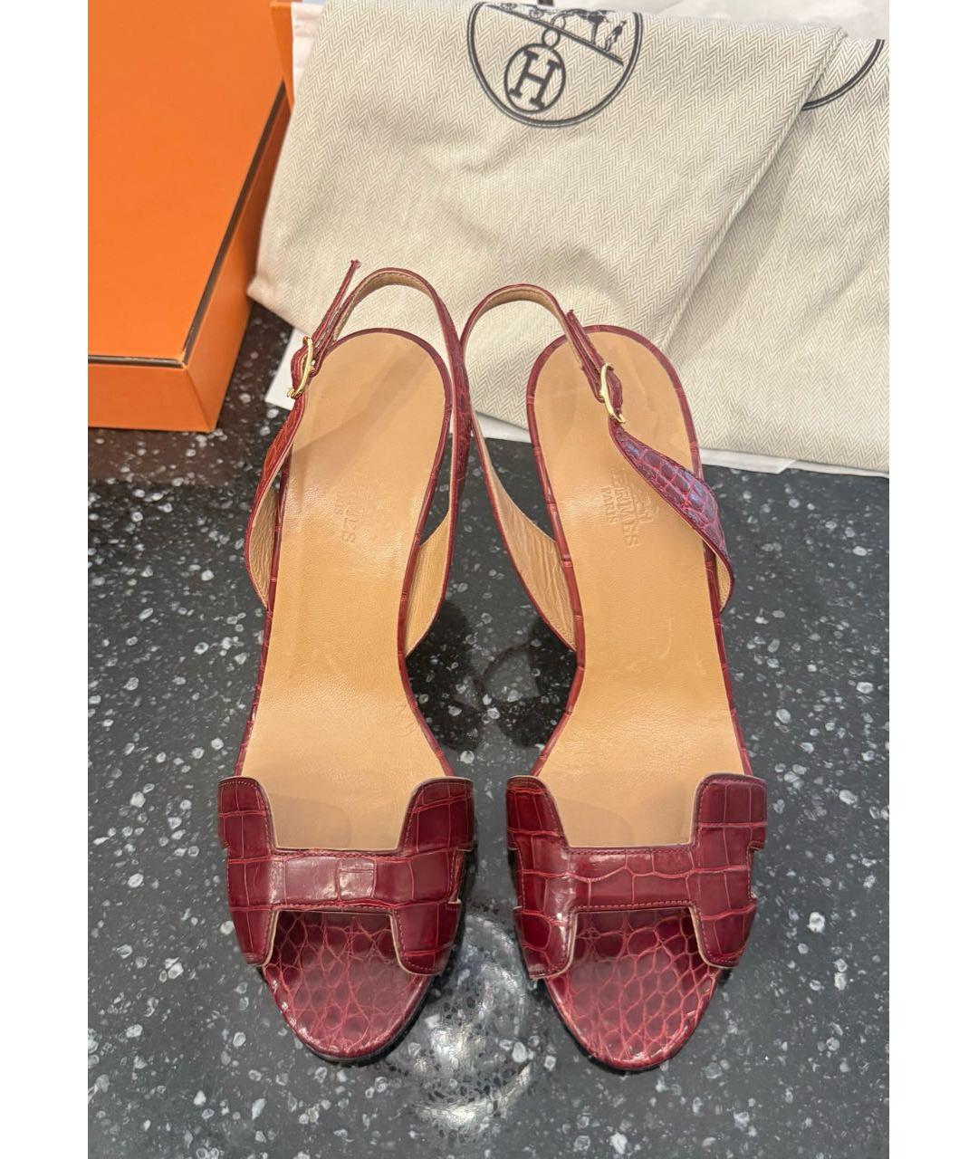 HERMES Бордовые босоножки из экзотической кожи, фото 2