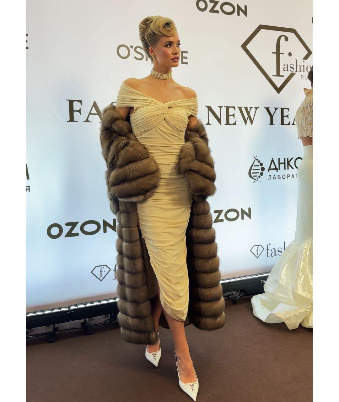 KHAITE Бежевое хлопко-эластановое вечернее платье, фото 4