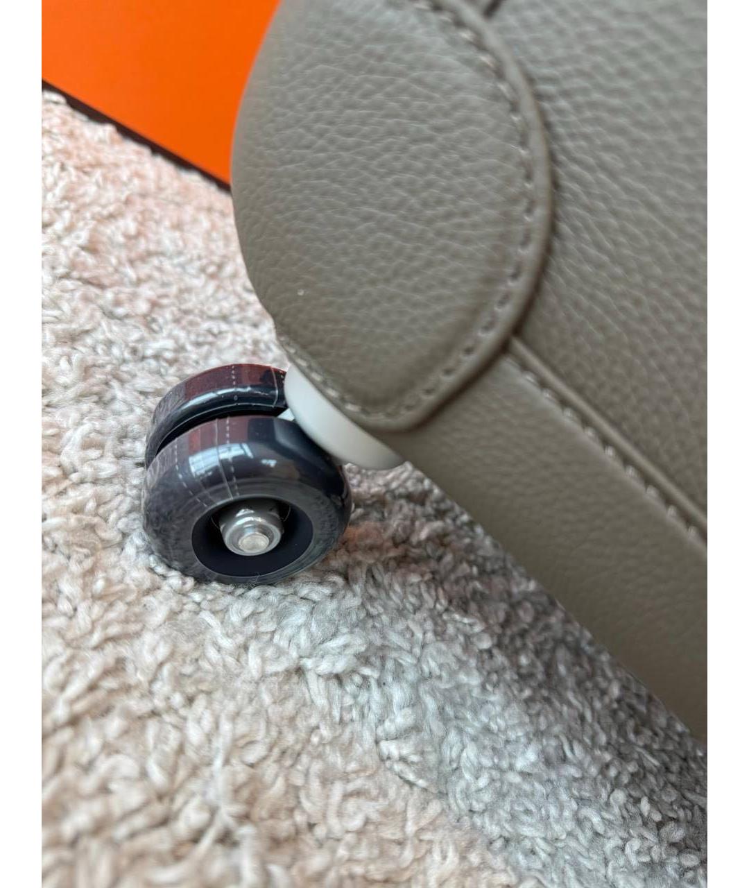 HERMES Серый кожаный чемодан, фото 3