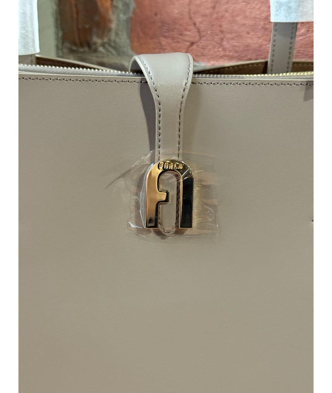 FURLA Антрацитовая кожаная сумка с короткими ручками, фото 4