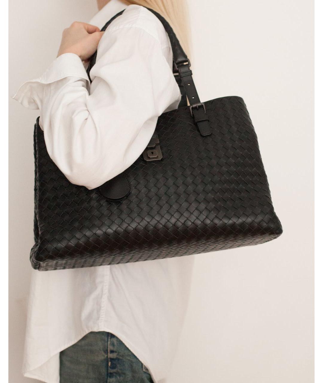 BOTTEGA VENETA Черная кожаная сумка с короткими ручками, фото 2