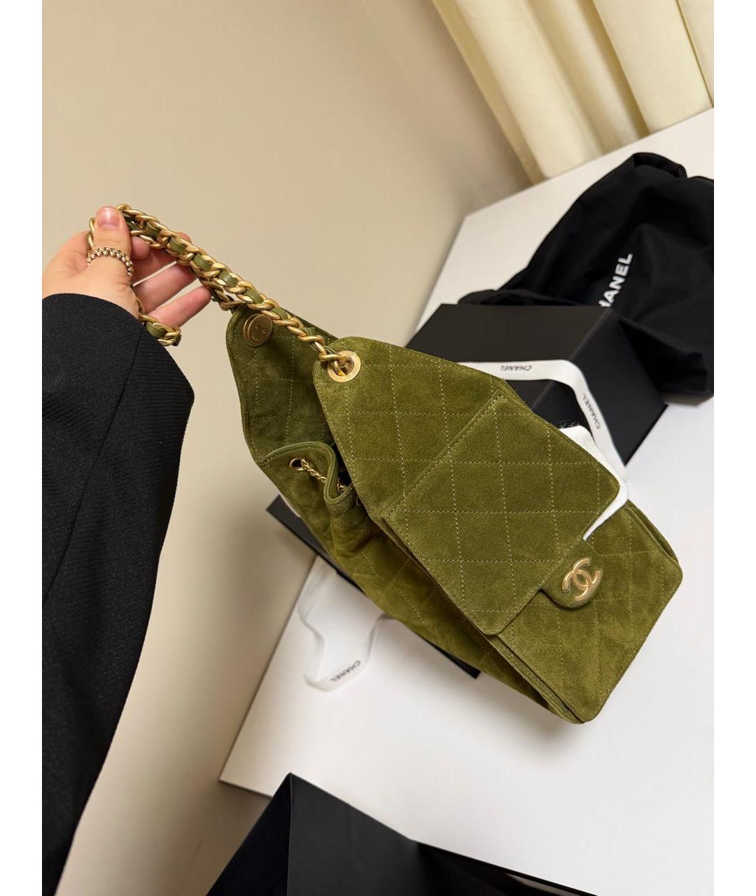 CHANEL Зеленая замшевая сумка с короткими ручками, фото 4