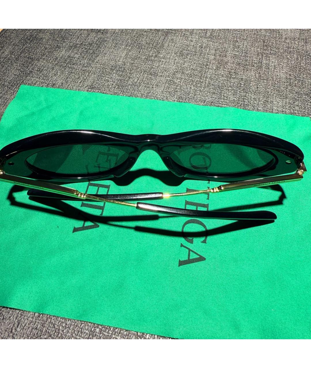 BOTTEGA VENETA Черные пластиковые солнцезащитные очки, фото 2