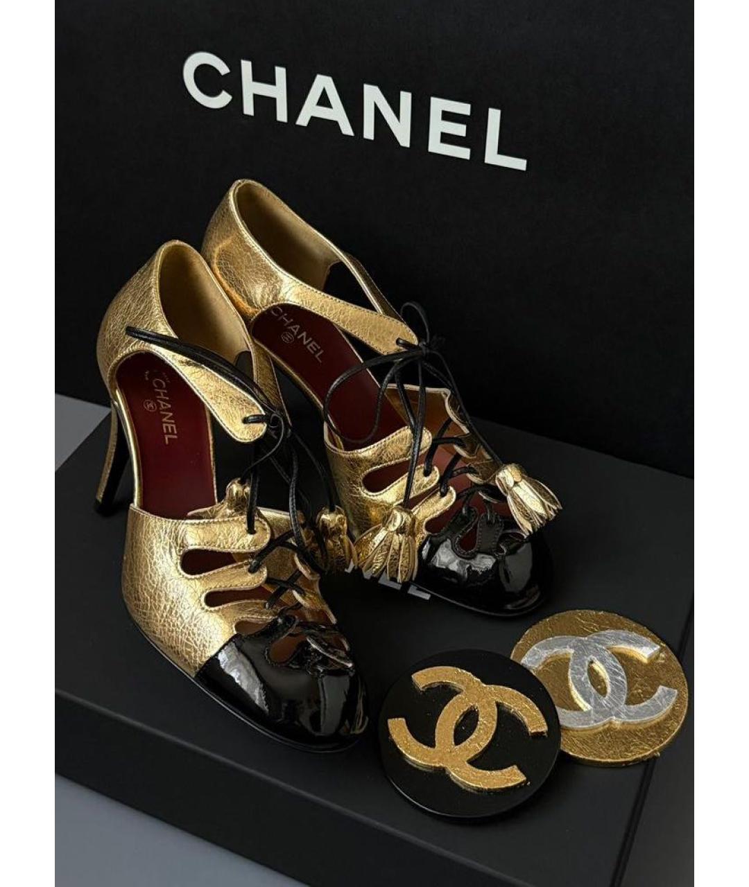 CHANEL Золотые кожаные туфли, фото 2