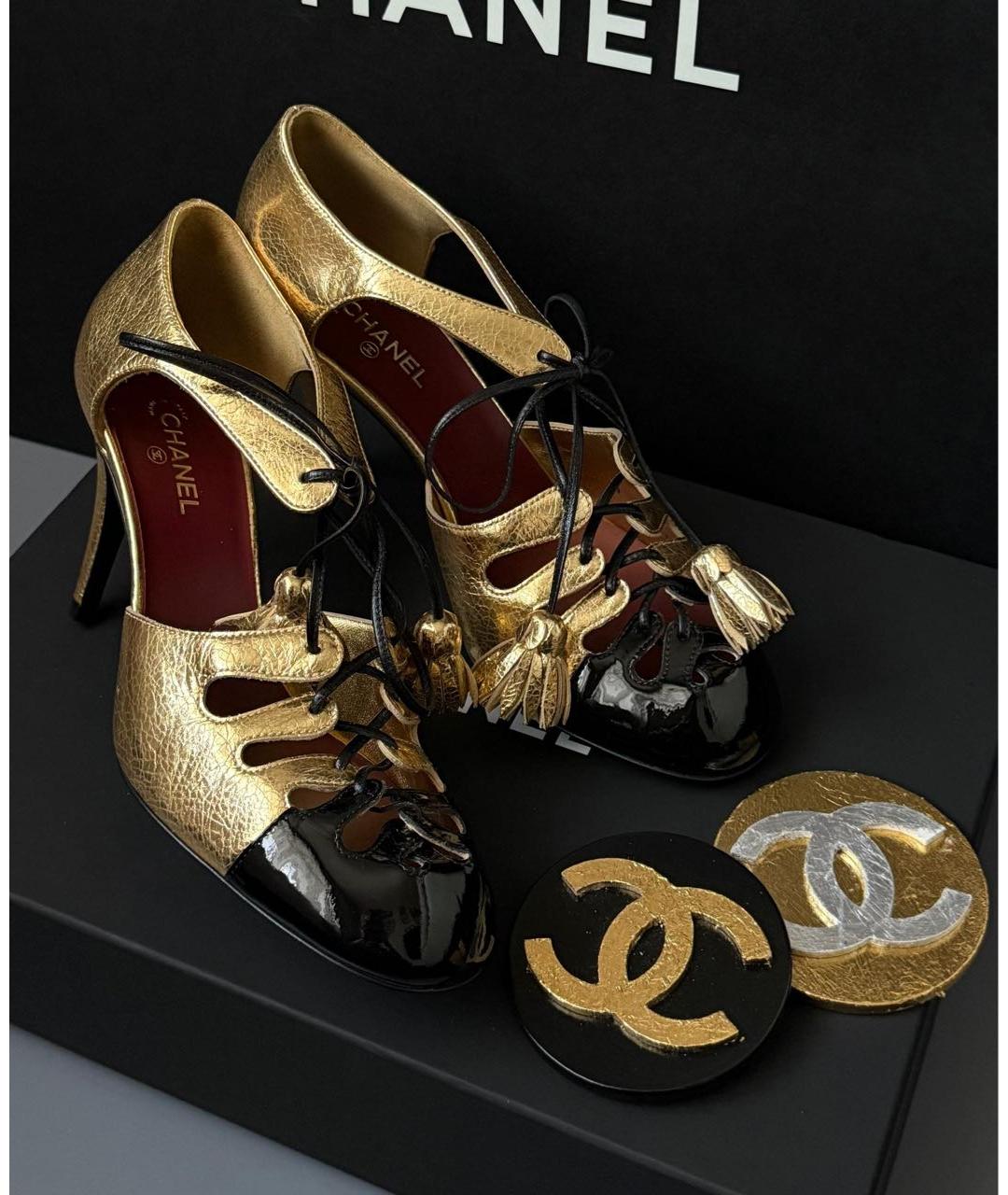 CHANEL Золотые кожаные туфли, фото 3