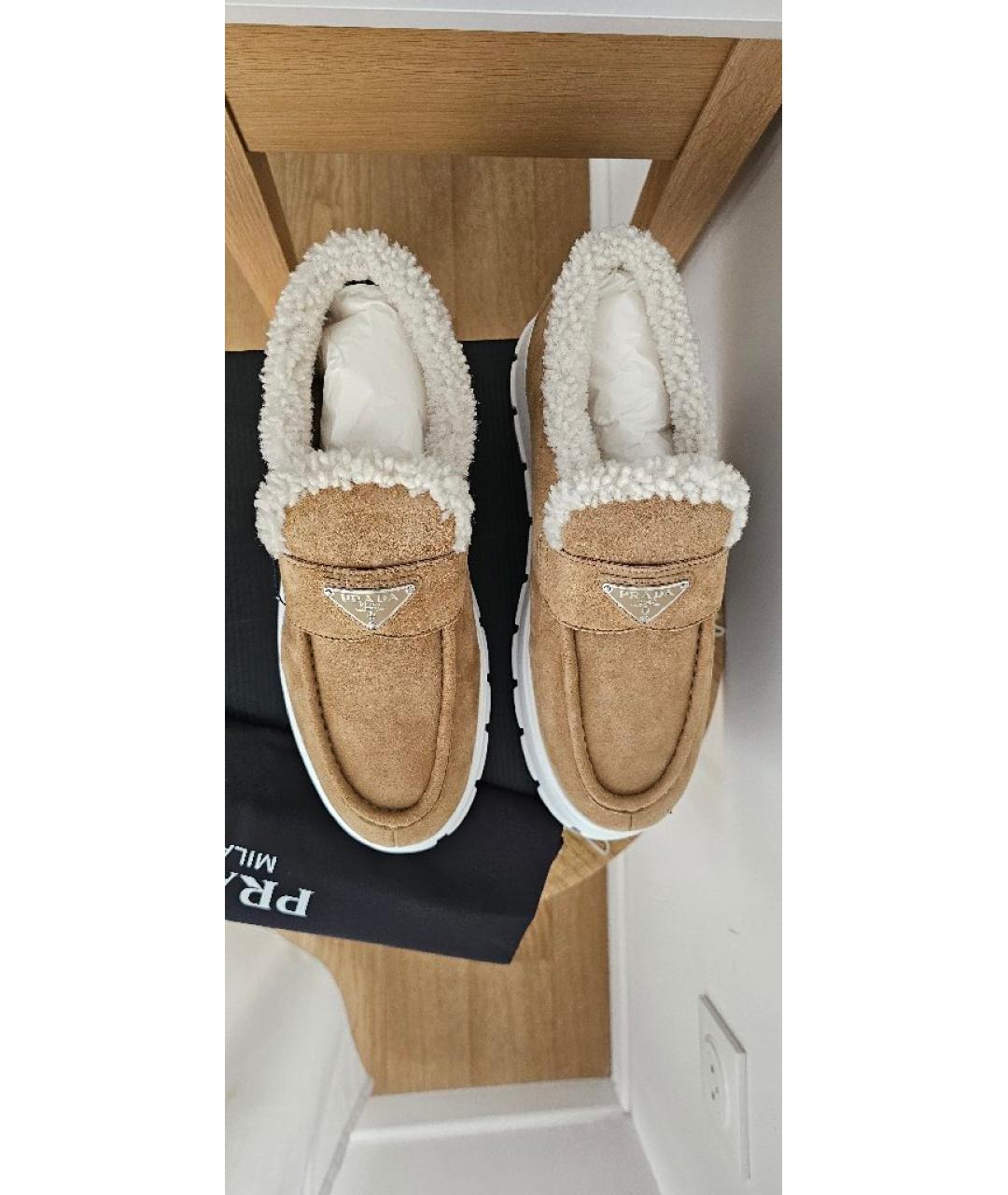 PRADA Бежевые замшевые лоферы, фото 3